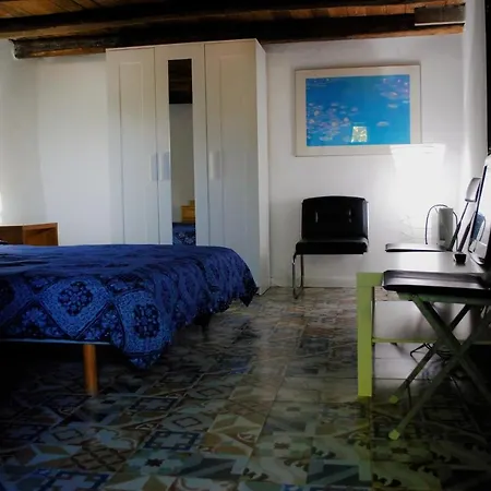 El Castano Lodge *